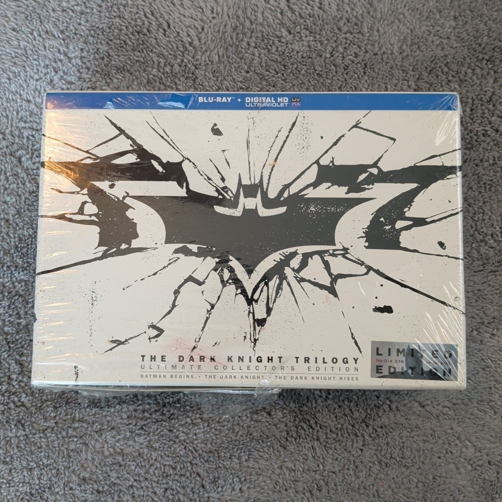 The Dark Knight Trilogy: Ultimate Collectors Edition (Blu-ray Disc, 2013 READ